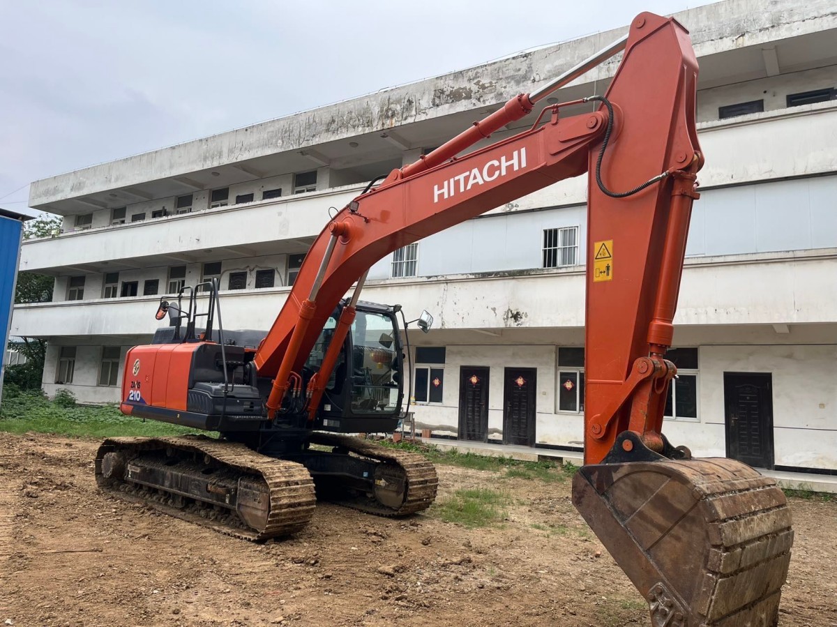 Used Hitachi ZX210 Crawler Excavator for Sale - 图片 2