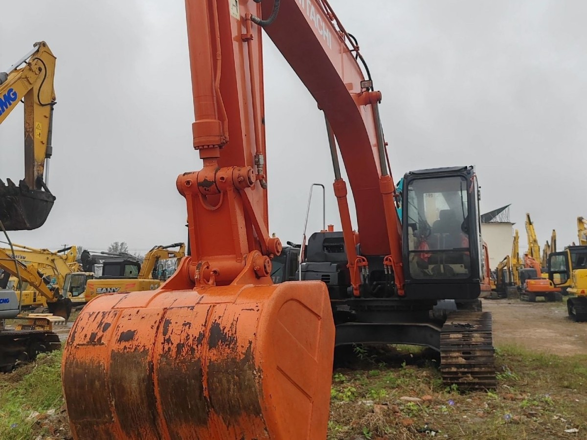 Used Hitachi ZX240 Crawler Excavator for Sale - 图片 2