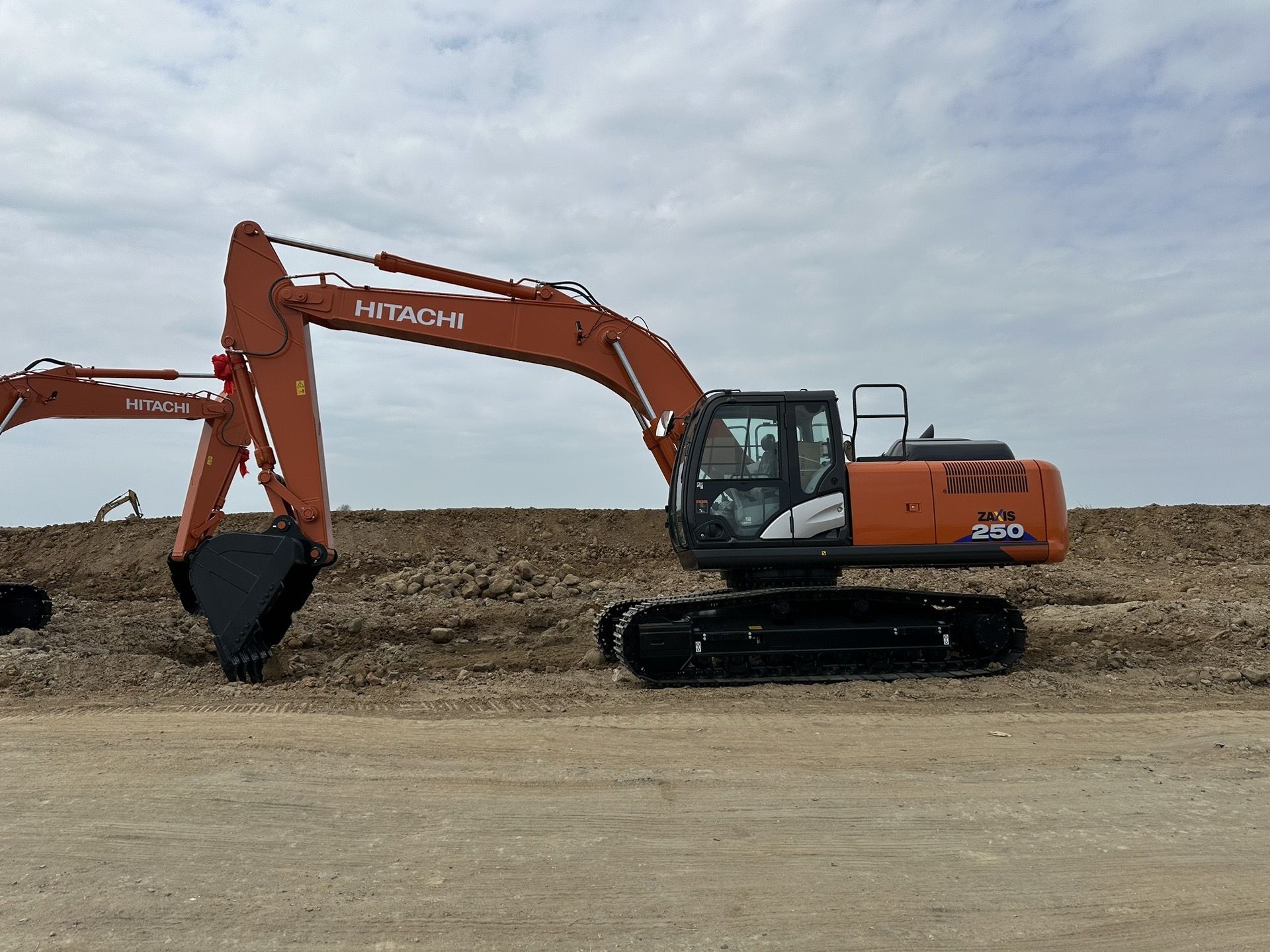 New Hitachi ZX250-6A Crawler Excavator for Sale - 图片 2