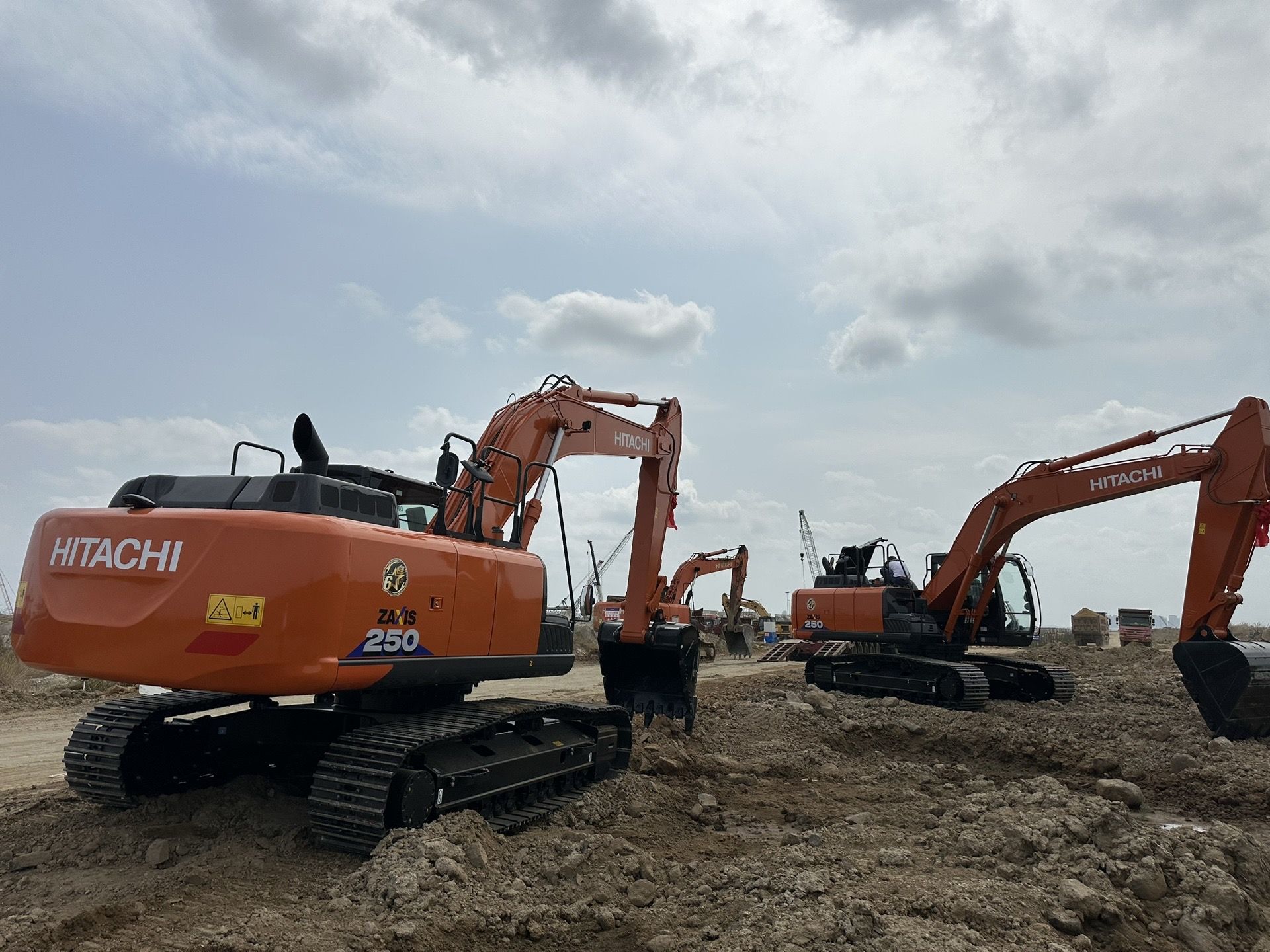 New Hitachi ZX250-6A Crawler Excavator for Sale - 图片 3