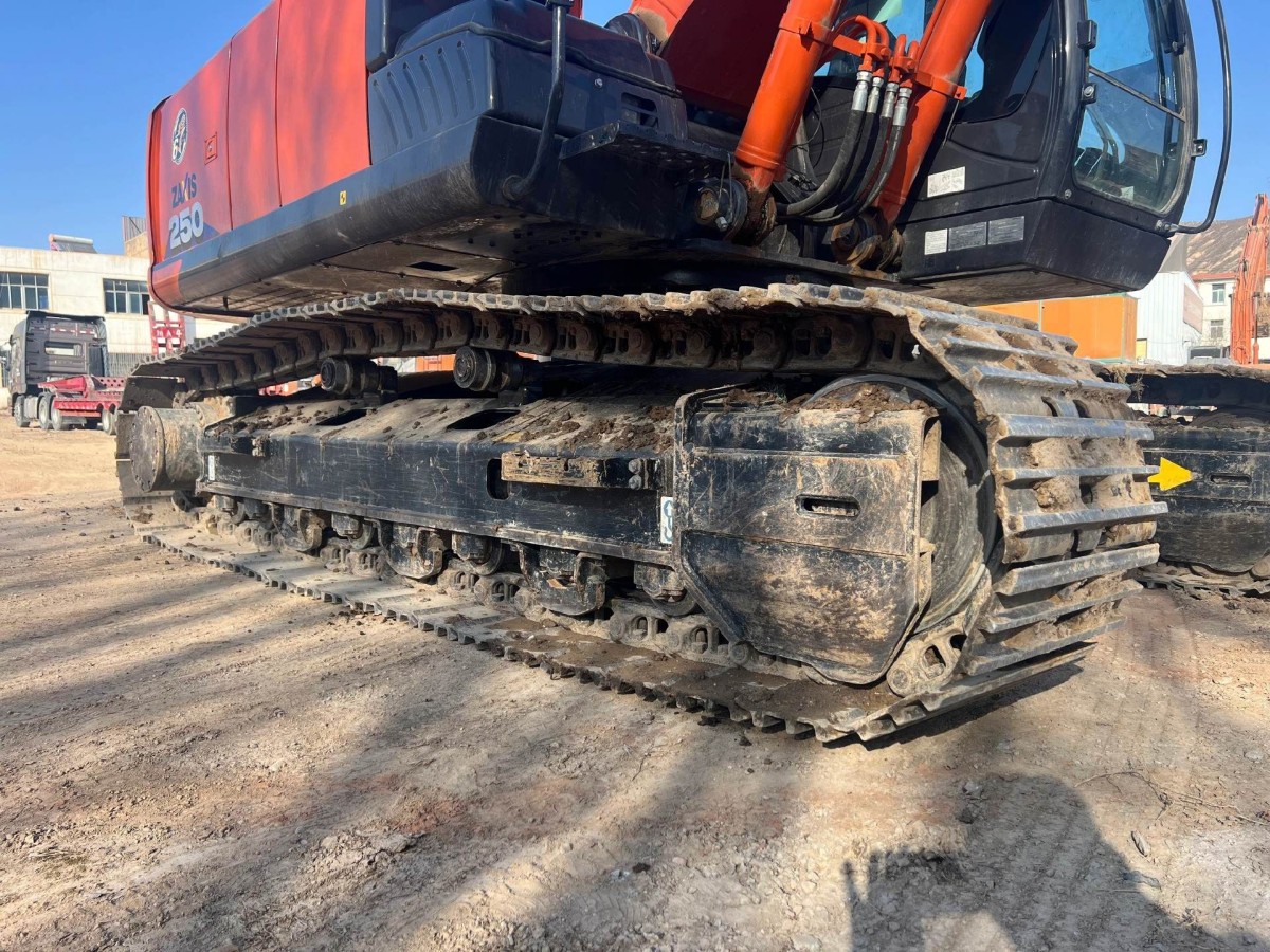 Used Hitachi ZX250 Crawler Excavator for Sale - 图片 4