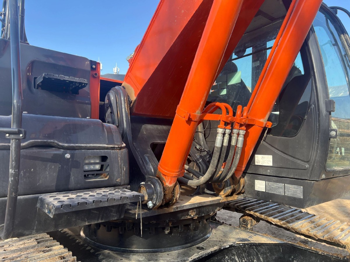 Used Hitachi ZX250 Crawler Excavator for Sale - 图片 5