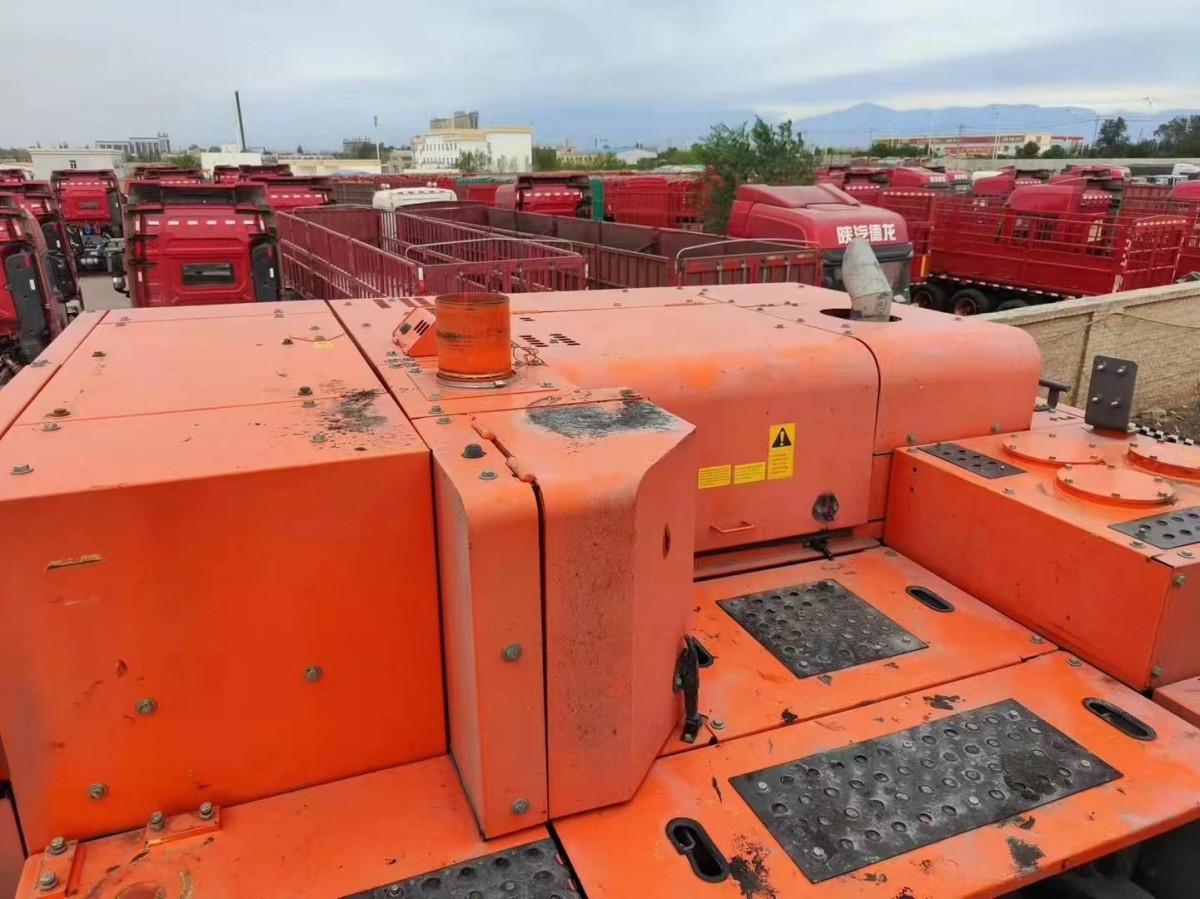 Used Hitachi ZX690LCH-7 Crawler Excavator for Sale - 图片 5
