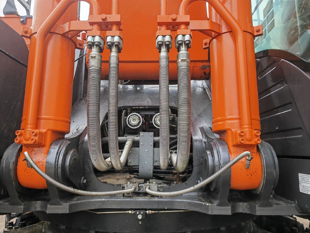 Used Hitachi ZX730LCH-6A Crawler Excavator for Sale - 图片 9