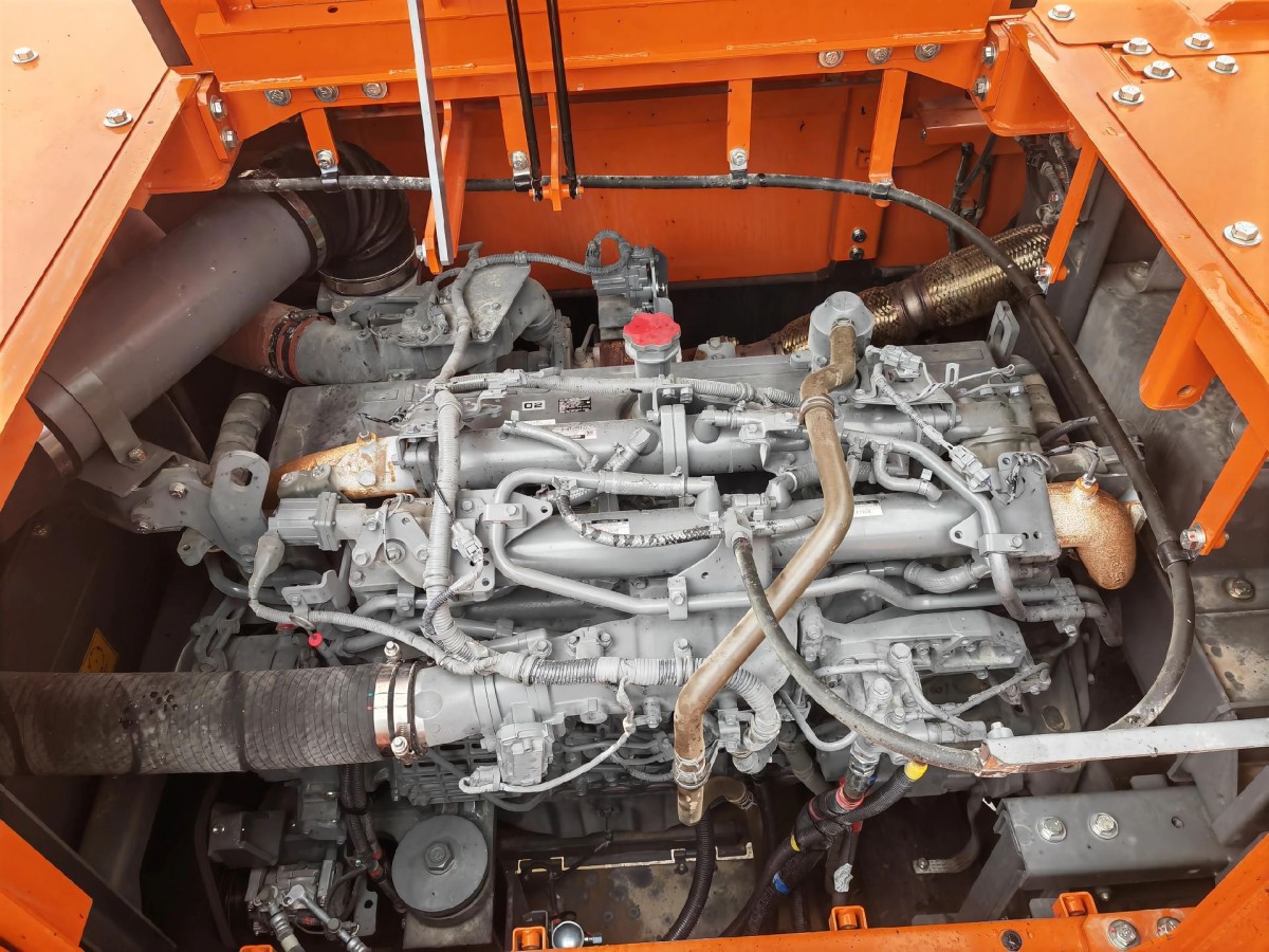 Used Hitachi ZX730LCH-6A Crawler Excavator for Sale - 图片 12