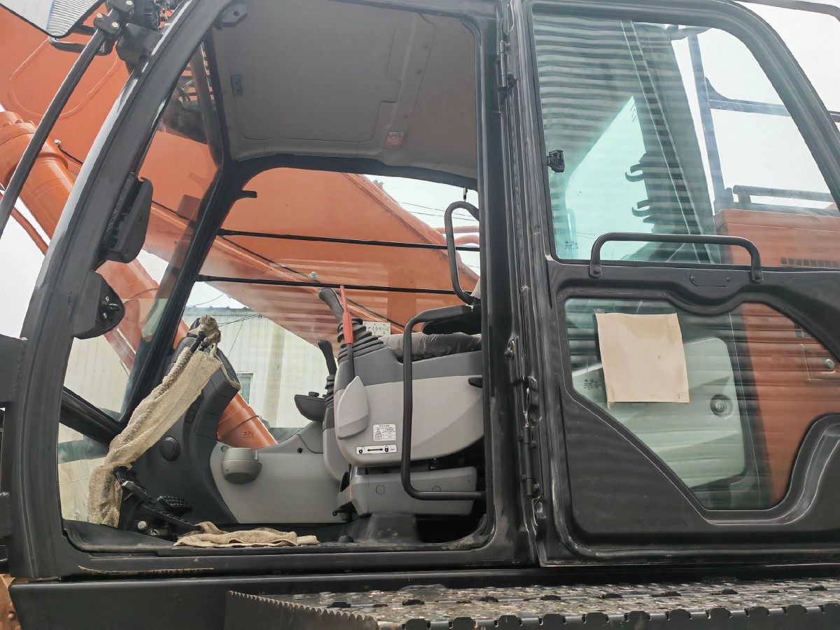 Used Hitachi ZX730LCH-6A Crawler Excavator for Sale - 图片 15