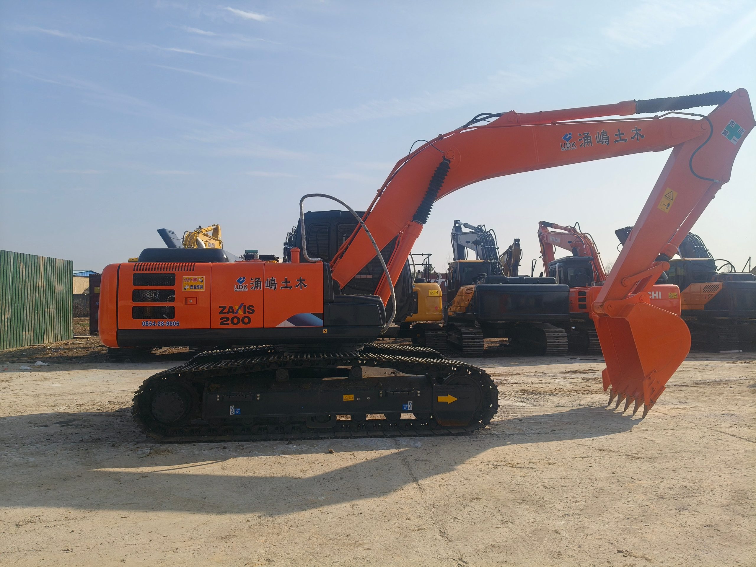 Used Hitachi ZX200 excavator exterior detail - YIHUI Machinery