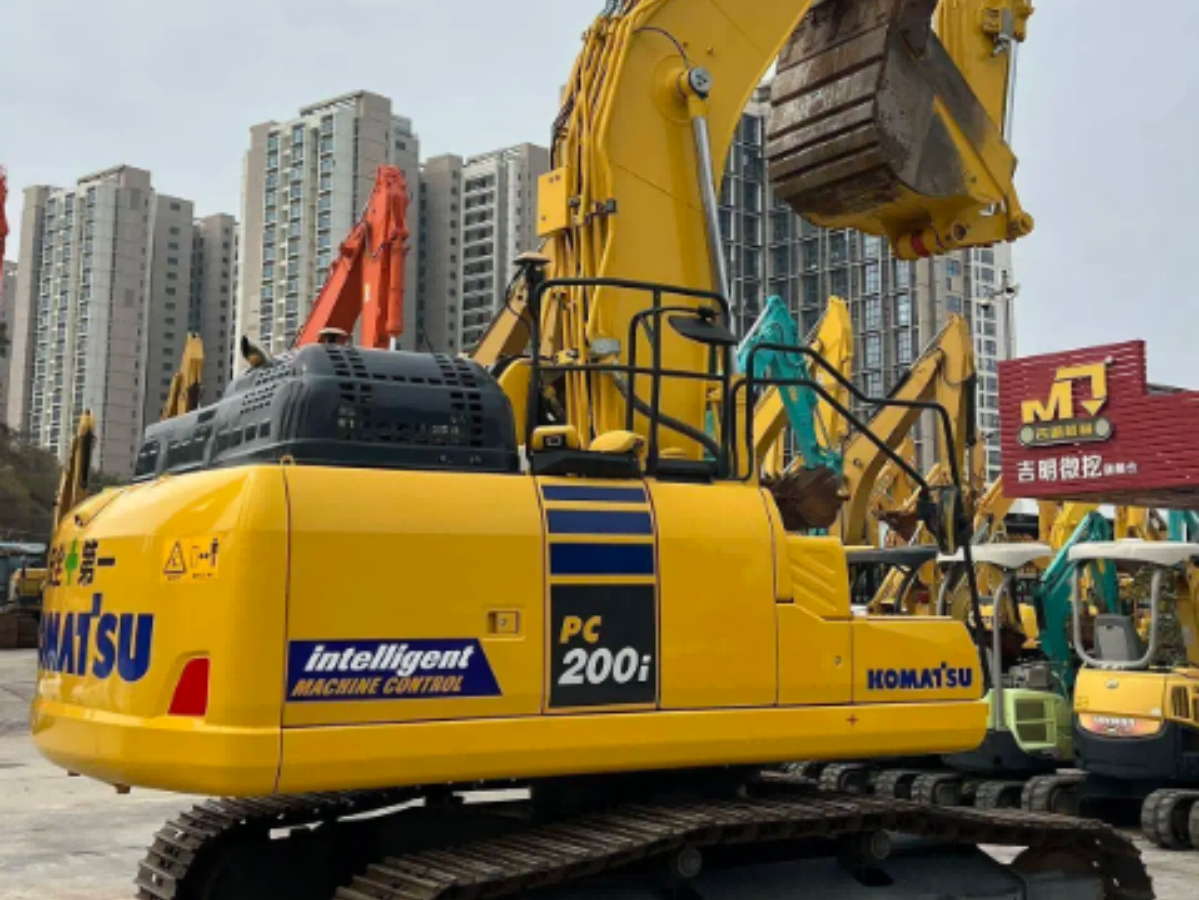 Used Komatsu PC200-11 Crawler Excavator for Sale