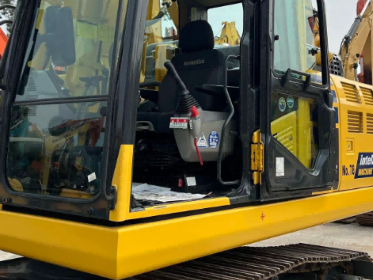 Used Komatsu PC200-11 Crawler Excavator for Sale - 图片 5