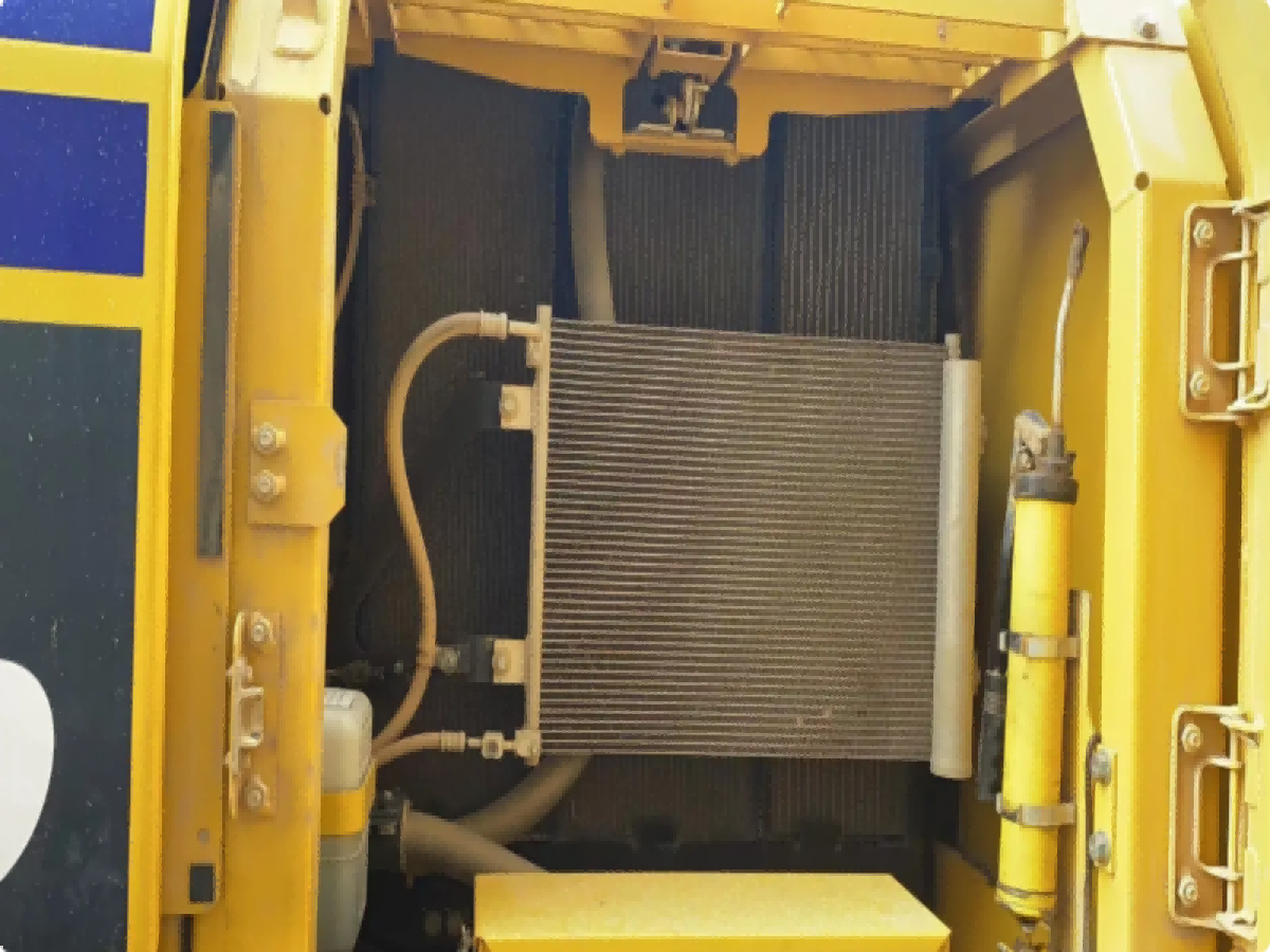 Used Komatsu PC200-10M0 Crawler Excavator for Sale - 图片 4