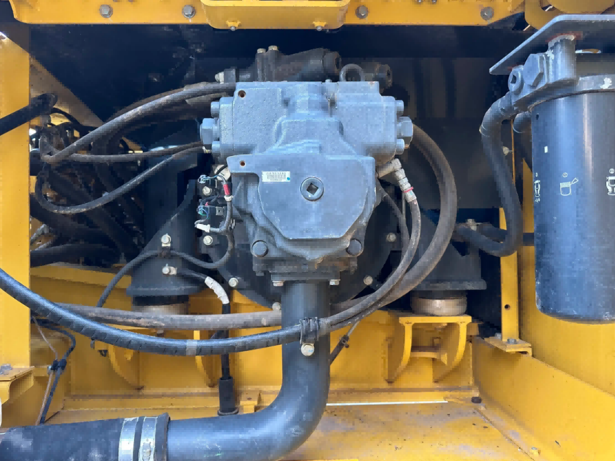 Used Komatsu PC300-8M0 Crawler Excavator for Sale - 图片 4