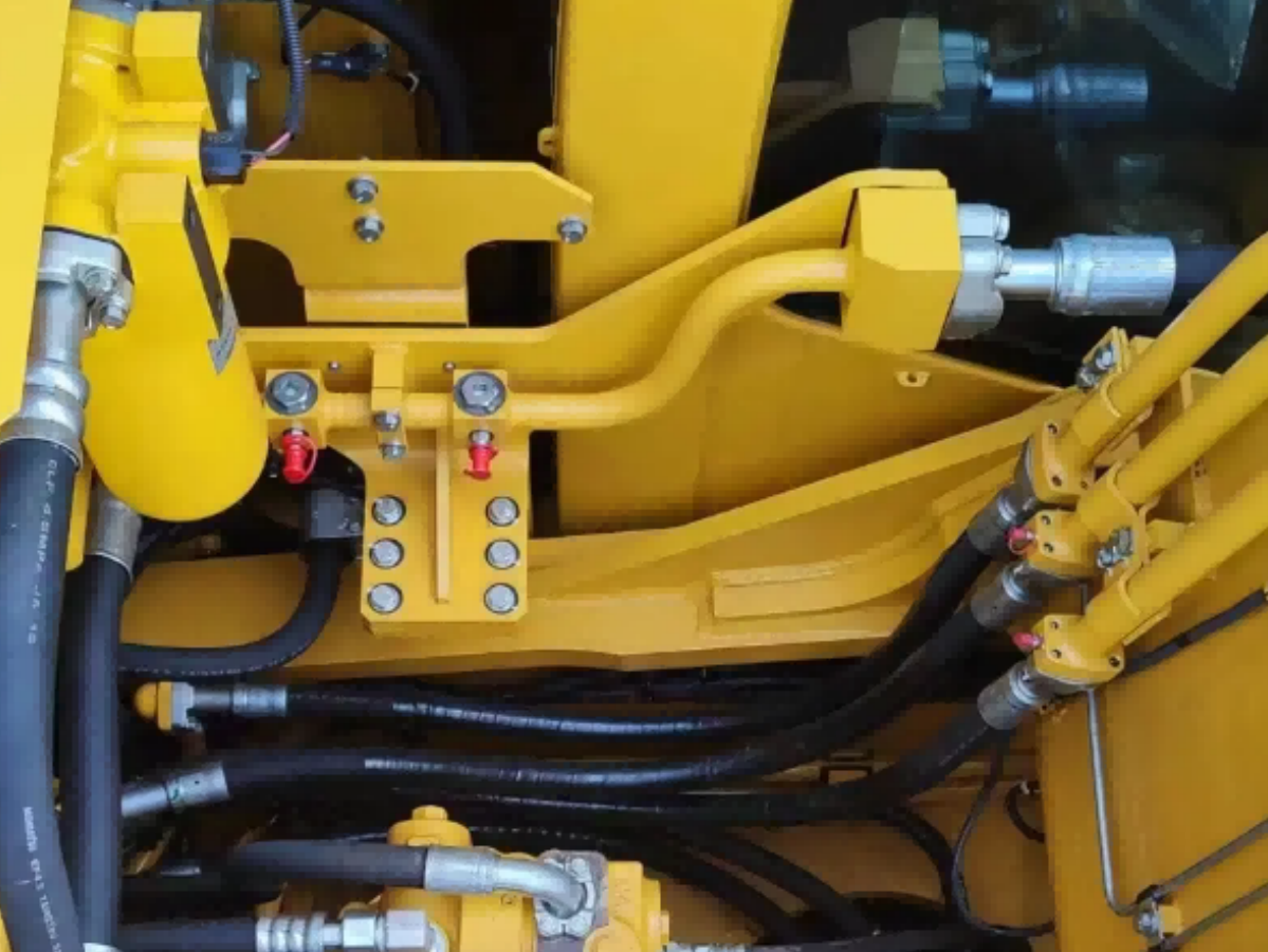 Used Komatsu PC550LC-11M0 Crawler Excavator for Sale - 图片 4