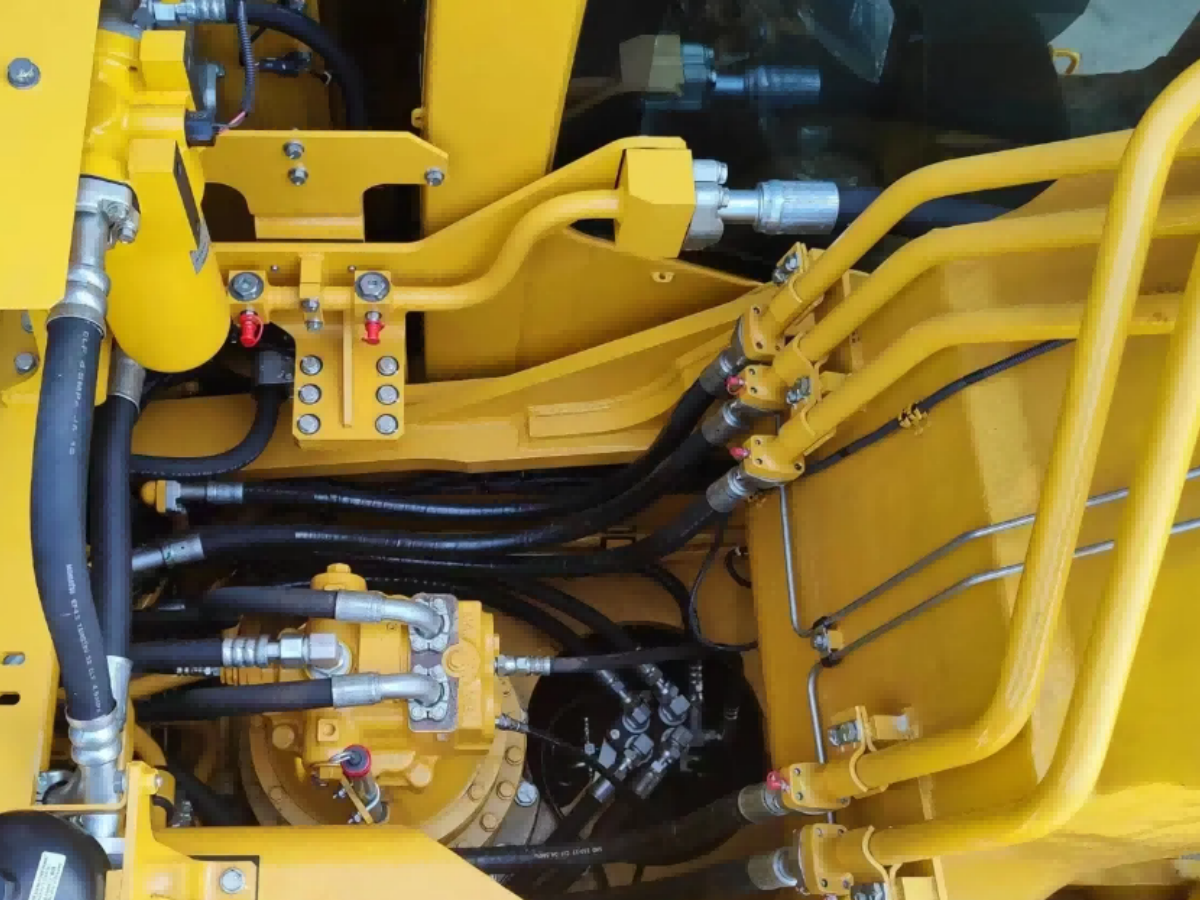 New Komatsu PC550LC-11M0 Crawler Excavator for Sale - 图片 4