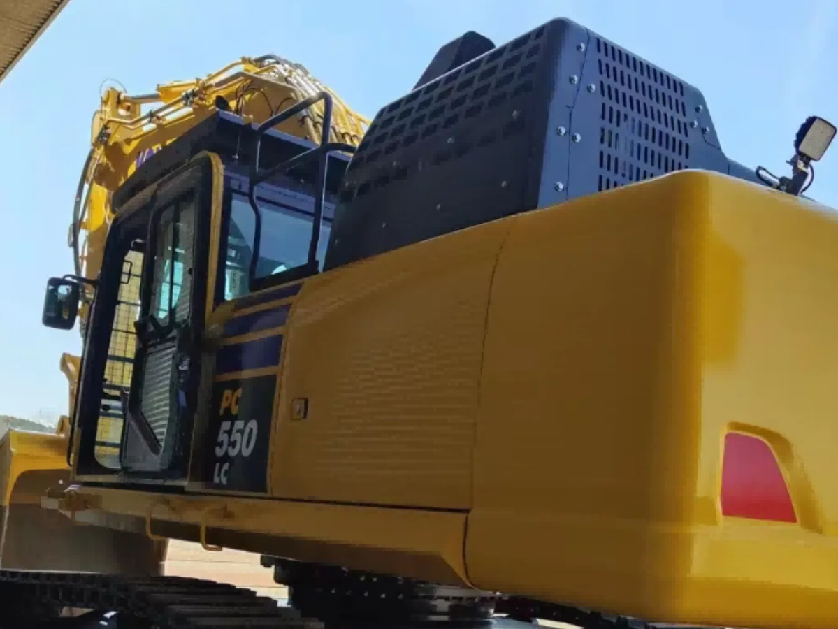 Used Komatsu PC550LC-11M0 Crawler Excavator for Sale - 图片 6