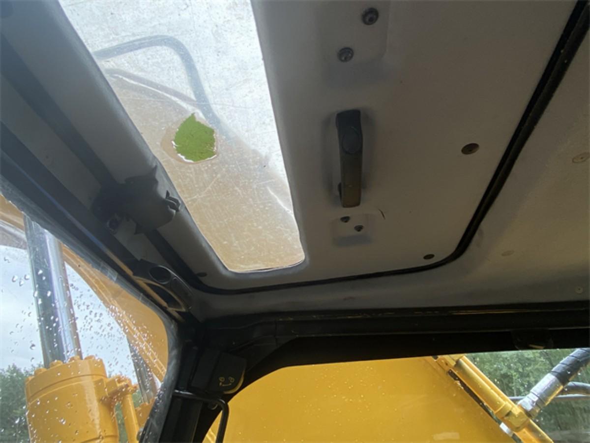 Used Komatsu PC220-6 Crawler Excavator for Sale - 图片 8