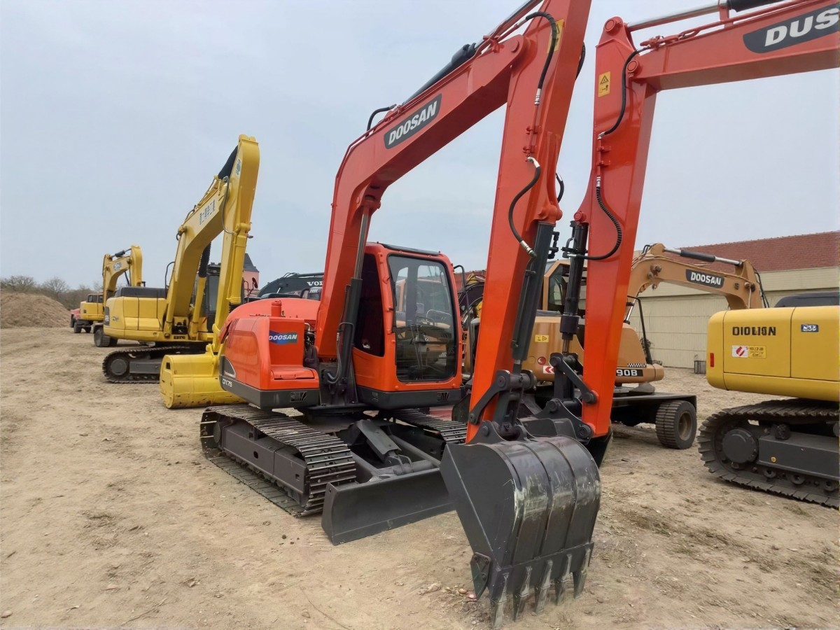 Used DOOSAN DX75 Crawler Excavator for Sale - 图片 3
