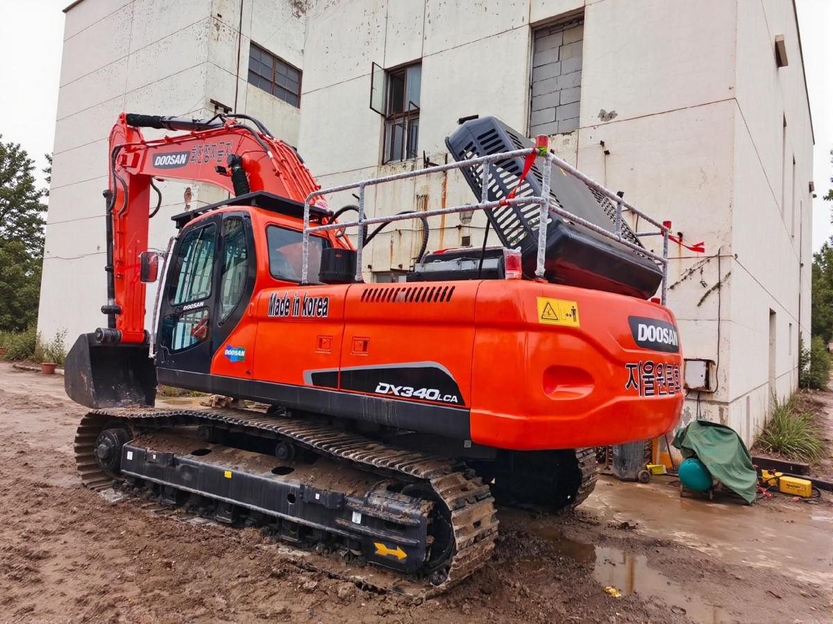 Used DOOSAN DX340LCA Crawler Excavator for Sale